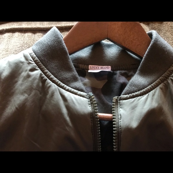 Lucky Brand-Olive-reversible jacket. Boys L-Outer army green and inside camo-NWT - Picture 7 of 9